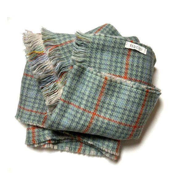 Yargici Plaid Scarf Wrap - Picture 1 of 4